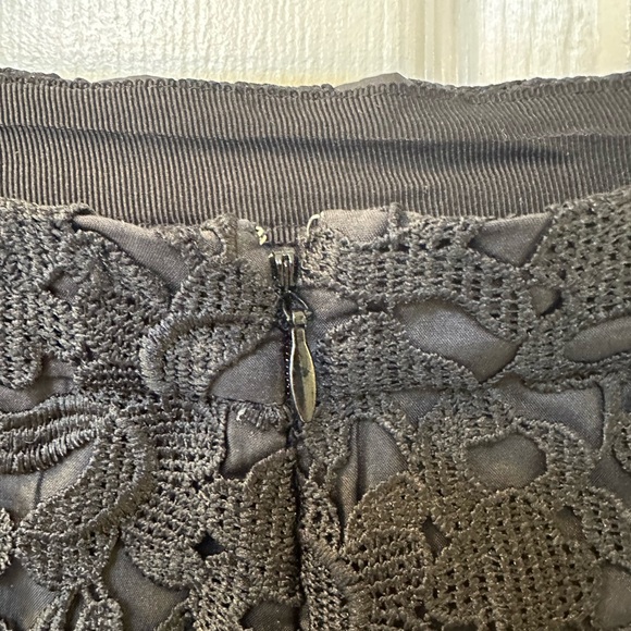 J. Crew Black Lace Pencil Skirt Size 10 - Picture 3 of 6